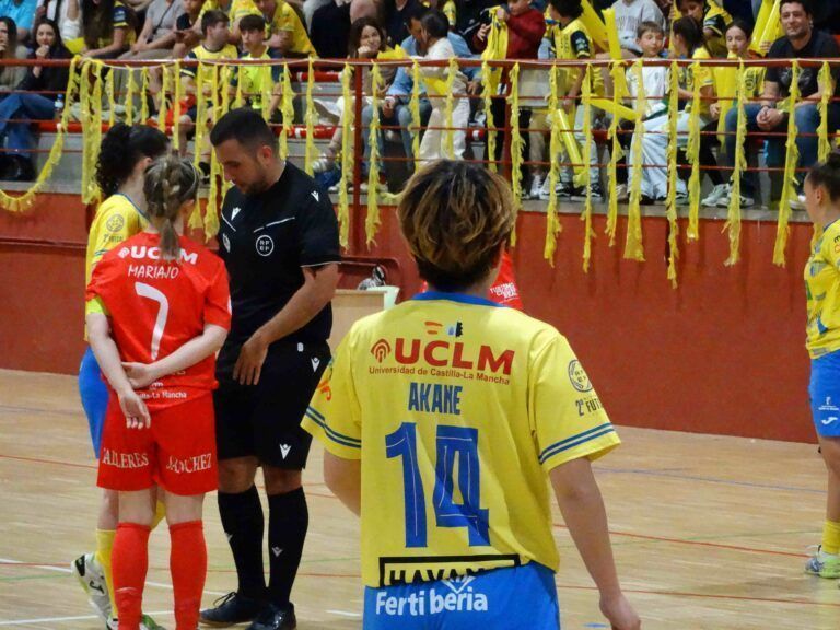 El Salesianos llega al derbi necesitado de puntos